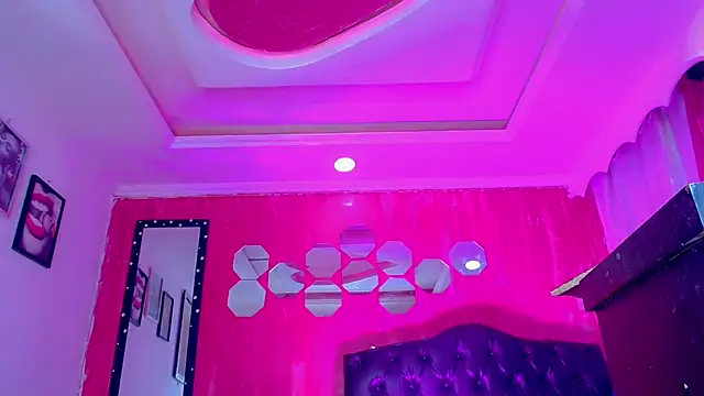 TiffanyMackensyy online show from April 21, 2:51 am