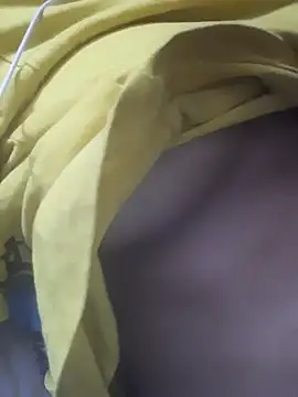 Snapshot of samosa73 chatting on December 22, 6:26 pm samosa73 online show from December 22, 6:26 pm