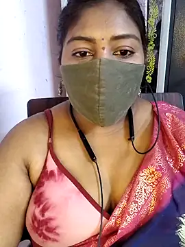 RomeoJuliet345 online show from April 17, 4:54 pm