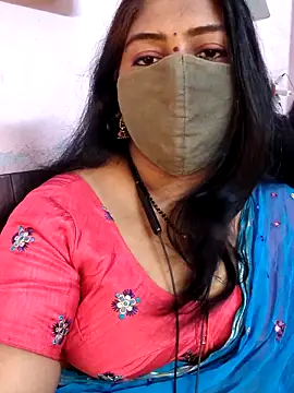 RomeoJuliet345 online show from April 20, 4:43 pm