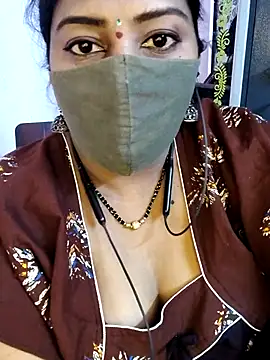 RomeoJuliet345 online show from April 24, 3:03 pm