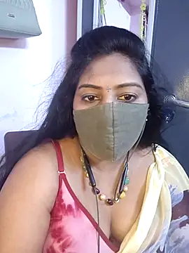 Snapshot of RomeoJuliet345 chatting on May 7, 5:29 pm RomeoJuliet345 online show from May 7, 5:29 pm