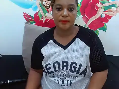 Snapshot of SexyEbony37X chatting on November 25, 3:50 am SexyEbony37X online show from November 25, 3:50 am