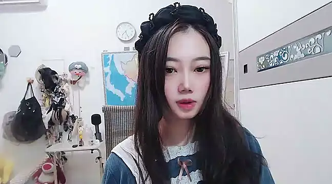 Cherie-xinxin01 online show from December 4, 8:34 am