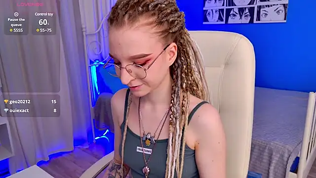 VioletShine online show from March 13, 2:44 pm