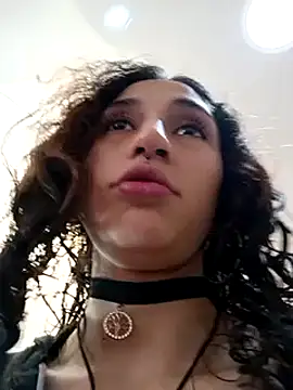 Queenjenn   online show from February 4, 2:21 pm