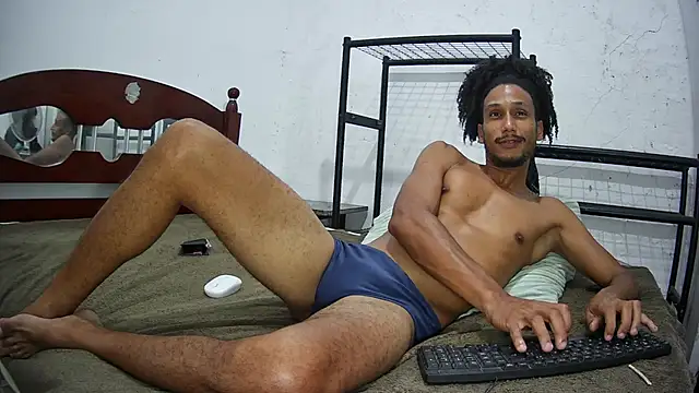 SkinnyLatinMan online show from October 3, 12:40 am