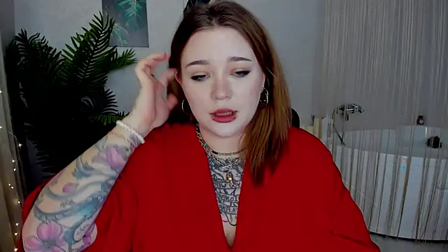 MoonLghte online show from February 12, 7:35 pm