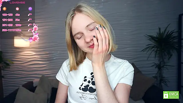 OdelinaFicken online show from December 18, 4:18 am