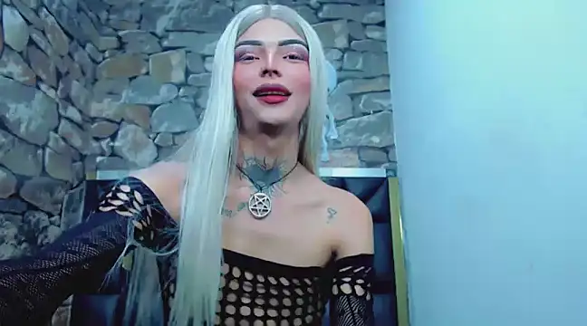 Snapshot of Luna_and_valery chatting on January 8, 8:07 pm Luna and valery online show from January 8, 8:07 pm