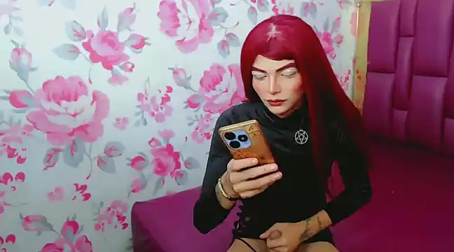 Snapshot of Luna_and_valery chatting on January 15, 11:19 pm Luna and valery online show from January 15, 11:19 pm