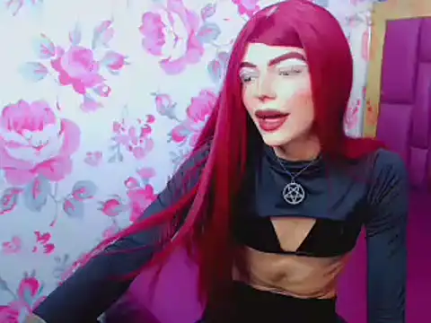 Snapshot of Luna_and_valery chatting on January 18, 8:19 pm Luna and valery online show from January 18, 8:19 pm