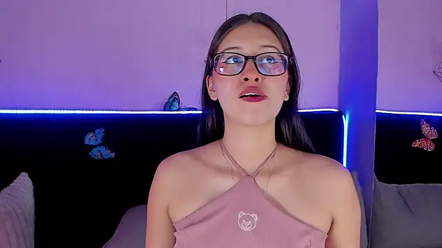 Snapshot of Anastasia_Whitee chatting on January 11, 3:33 am Anastasia Whitee online show from January 11, 3:33 am