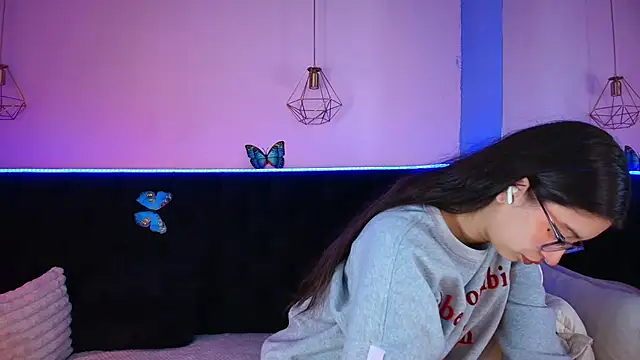 Anastasia Whitee online show from April 8, 1:22 pm