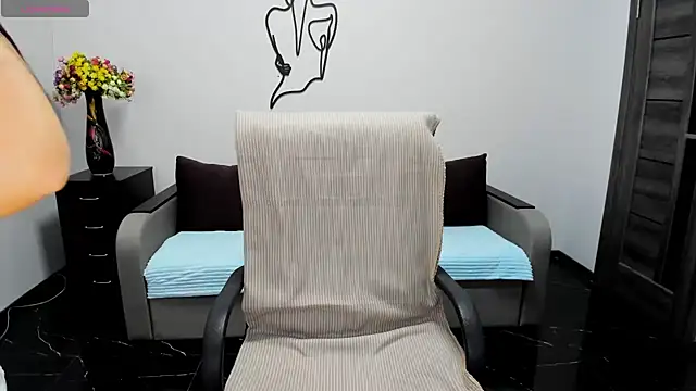 Snapshot of Angelina_Clarks chatting on December 10, 12:27 pm Angelina Clarks online show from December 10, 12:27 pm