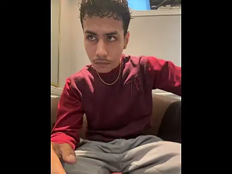 Snapshot of johnycash21 chatting on March 8, 12:53 pm johnycash21 online show from March 8, 12:53 pm