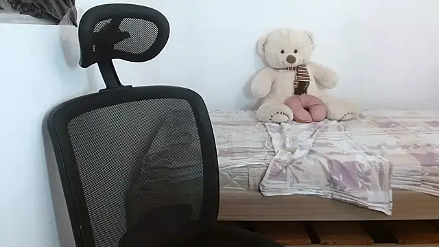 diamondGirl online show from February 11, 3:40 am