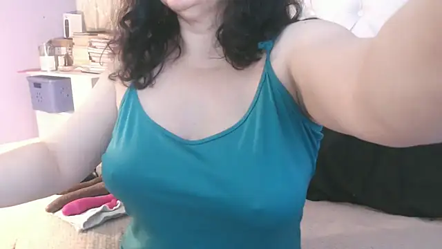 Snapshot of maturepriscila chatting on February 23, 2:25 pm maturepriscila online show from February 23, 2:25 pm