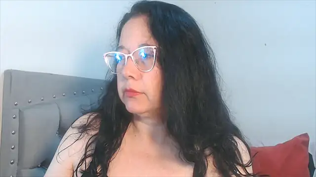 Snapshot of maturepriscila chatting on September 10, 1:33 pm maturepriscila online show from September 10, 1:33 pm