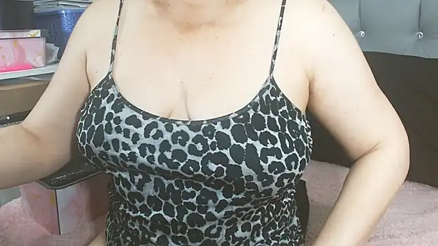 Snapshot of maturepriscila chatting on July 24, 1:31 pm maturepriscila online show from July 24, 1:31 pm