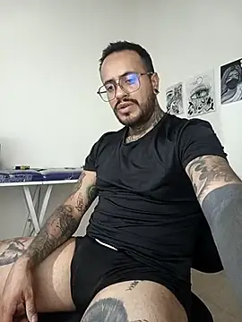 Nicky smith   online show from December 12, 11:36 pm