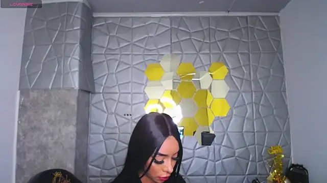 Tiffanny online show from March 16, 12:33 pm