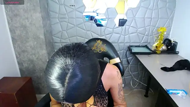 Tiffanny online show from March 22, 6:47 pm