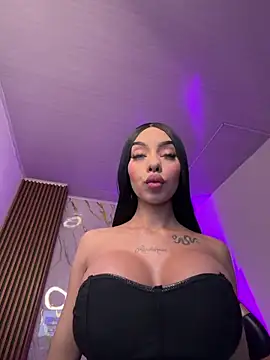 Tiffanny online show from March 3, 12:33 pm