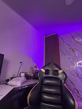 Tiffanny online show from March 30, 11:22 am