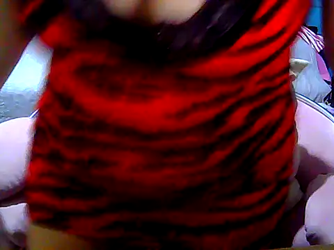 Snapshot of TatliSert chatting on December 11, 7:25 pm TatliSert online show from December 11, 7:25 pm