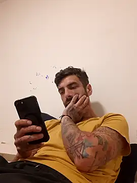 Italian69am online show from September 28, 7:03 am