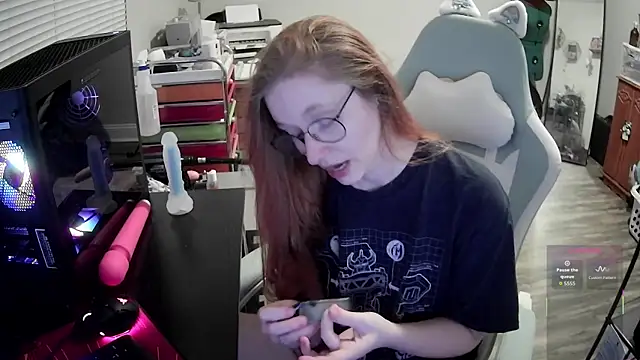 LilyFoxxx online show from February 18, 6:20 am