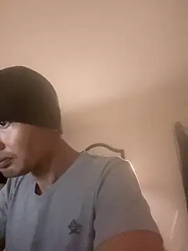 Snapshot of 2Fly4Guy chatting on December 5, 2:11 pm 2Fly4Guy online show from December 5, 2:11 pm