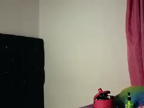 Snapshot of Sweet_xuee18 chatting on February 26, 7:20 am Sweet xuee18 online show from February 26, 7:20 am