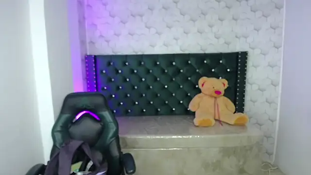 Sofi hot 4m online show from December 4, 4:16 pm