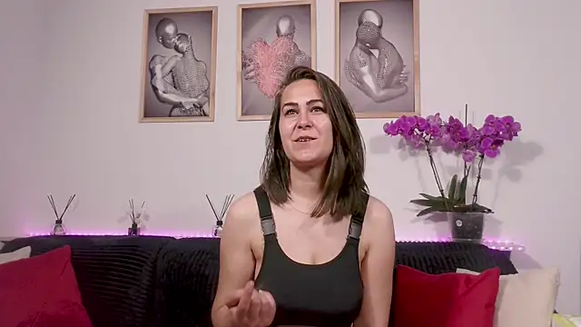 Snapshot of Antonia_1313 chatting on June 10, 4:56 am Antonia 1313 online show from June 10, 4:56 am