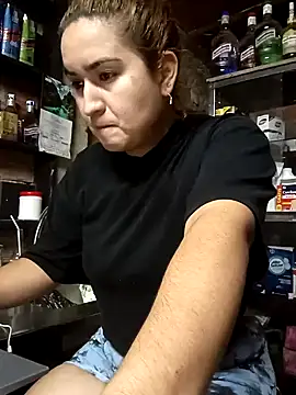 Snapshot of alexax0 chatting on February 12, 12:37 am alexax0 online show from February 12, 12:37 am