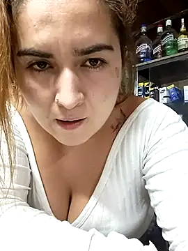 Snapshot of alexax0 chatting on February 20, 3:01 am alexax0 online show from February 20, 3:01 am