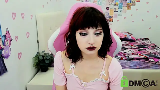 Snapshot of ElizaNik_ chatting on December 9, 1:40 am ElizaNik  online show from December 9, 1:40 am