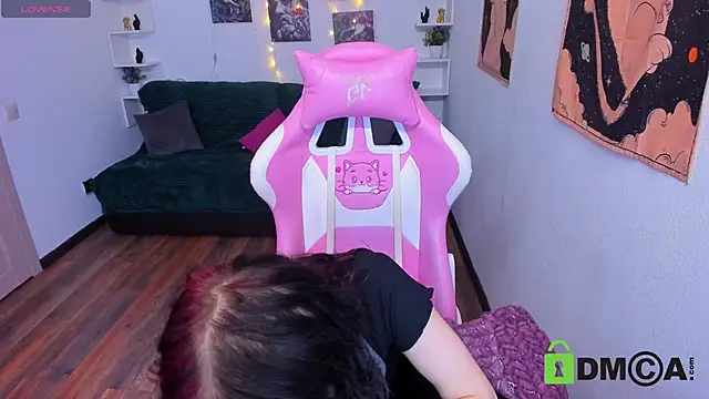 Snapshot of ElizaNik_ chatting on February 15, 9:48 pm ElizaNik  online show from February 15, 9:48 pm