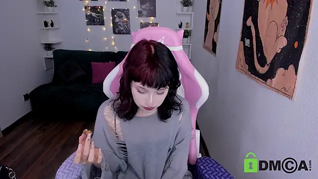 Snapshot of ElizaNik_ chatting on March 8, 9:40 pm ElizaNik  online show from March 8, 9:40 pm