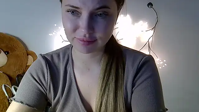 Lucky Anna online show from March 23, 6:01 pm