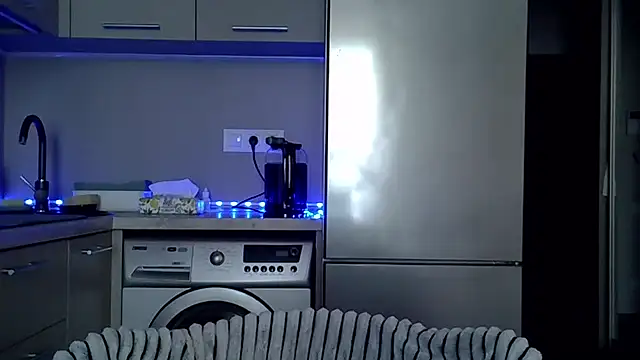 Lucky Anna online show from April 17, 7:55 am