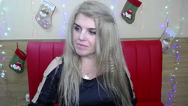Snapshot of Julya_Barbi chatting on December 18, 9:29 pm Julya Barbi online show from December 18, 9:29 pm