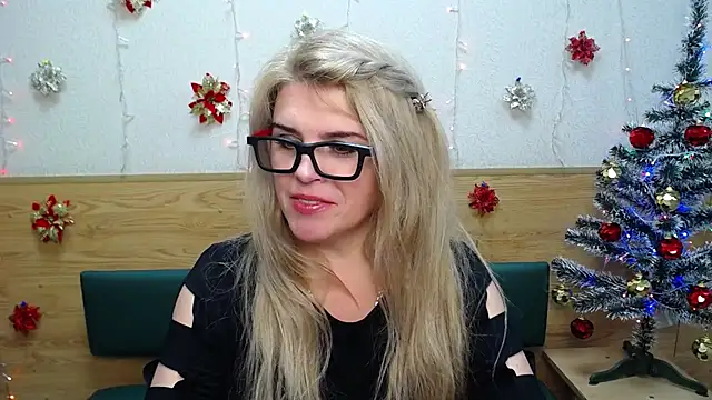 Snapshot of Julya_Barbi chatting on December 20, 9:21 am Julya Barbi online show from December 20, 9:21 am