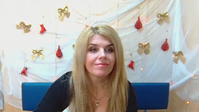 Snapshot of Julya_Barbi chatting on December 28, 12:24 pm Julya Barbi online show from December 28, 12:24 pm