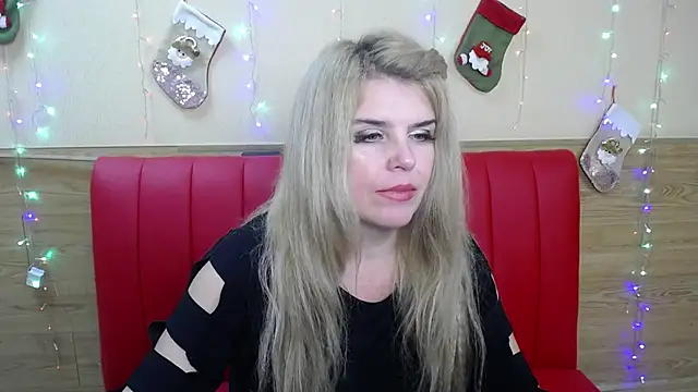 Snapshot of Julya_Barbi chatting on January 10, 9:23 am Julya Barbi online show from January 10, 9:23 am