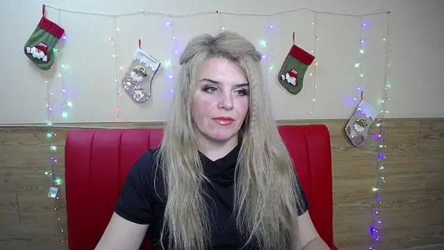 Snapshot of Julya_Barbi chatting on January 12, 6:27 pm Julya Barbi online show from January 12, 6:27 pm