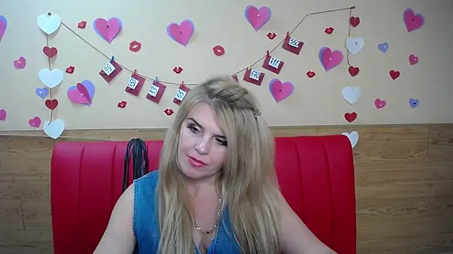 Snapshot of Julya_Barbi chatting on February 5, 9:04 am Julya Barbi online show from February 5, 9:04 am