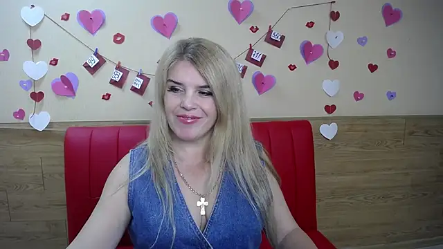 Snapshot of Julya_Barbi chatting on February 10, 5:58 am Julya Barbi online show from February 10, 5:58 am